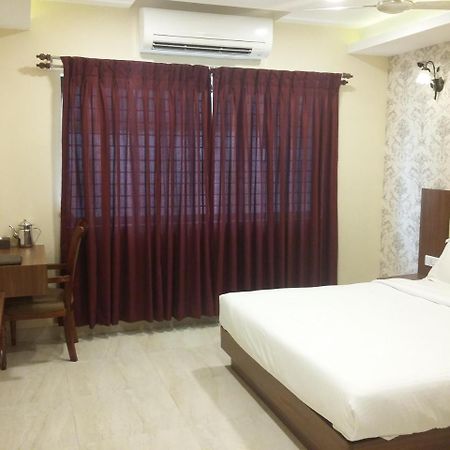 Hotel Mahalakshmi Residency Колуру Екстериор снимка