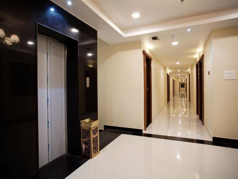 Hotel Mahalakshmi Residency Колуру Екстериор снимка