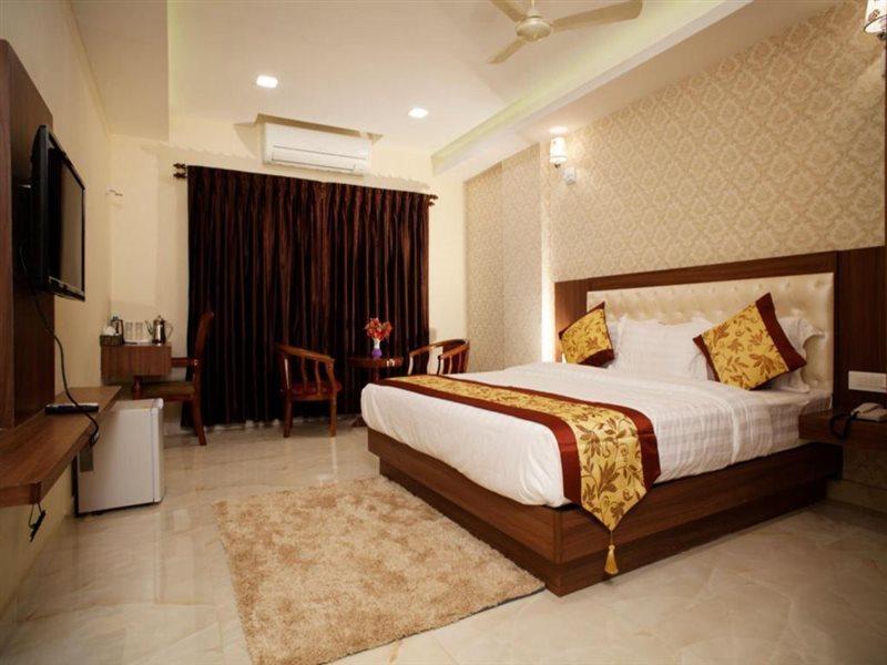 Hotel Mahalakshmi Residency Колуру Екстериор снимка