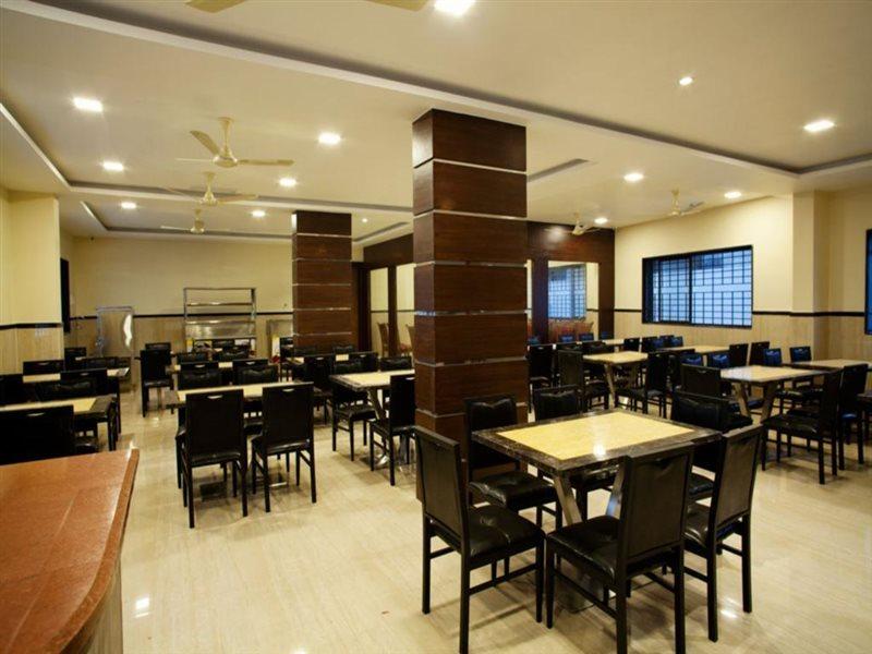 Hotel Mahalakshmi Residency Колуру Екстериор снимка