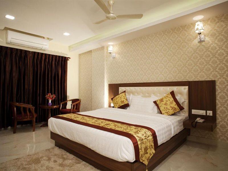 Hotel Mahalakshmi Residency Колуру Екстериор снимка