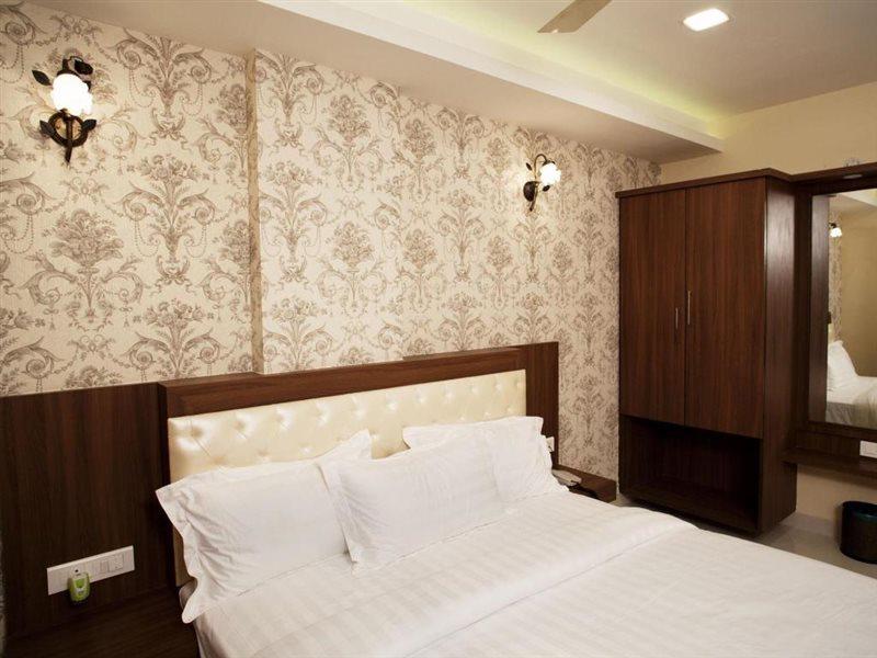 Hotel Mahalakshmi Residency Колуру Екстериор снимка