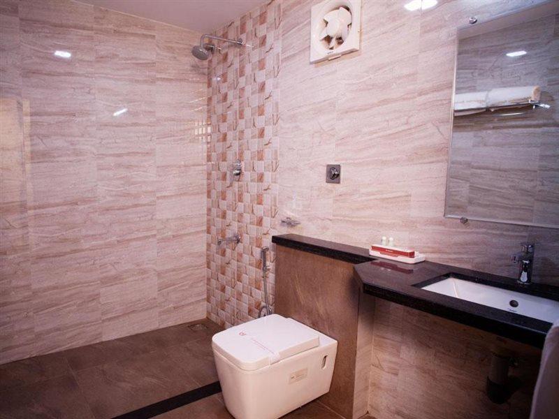 Hotel Mahalakshmi Residency Колуру Екстериор снимка