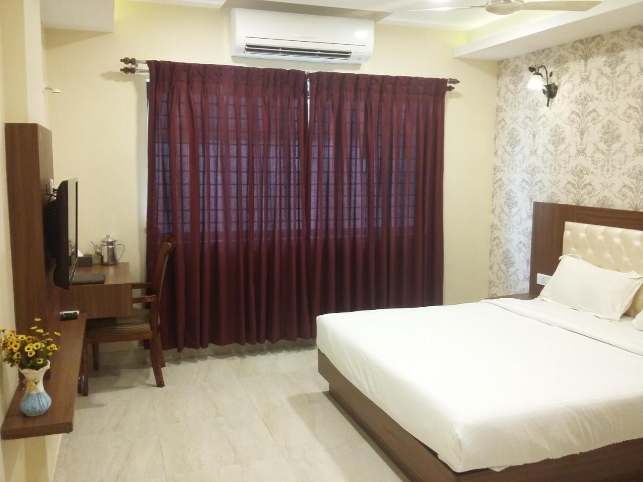 Hotel Mahalakshmi Residency Колуру Екстериор снимка
