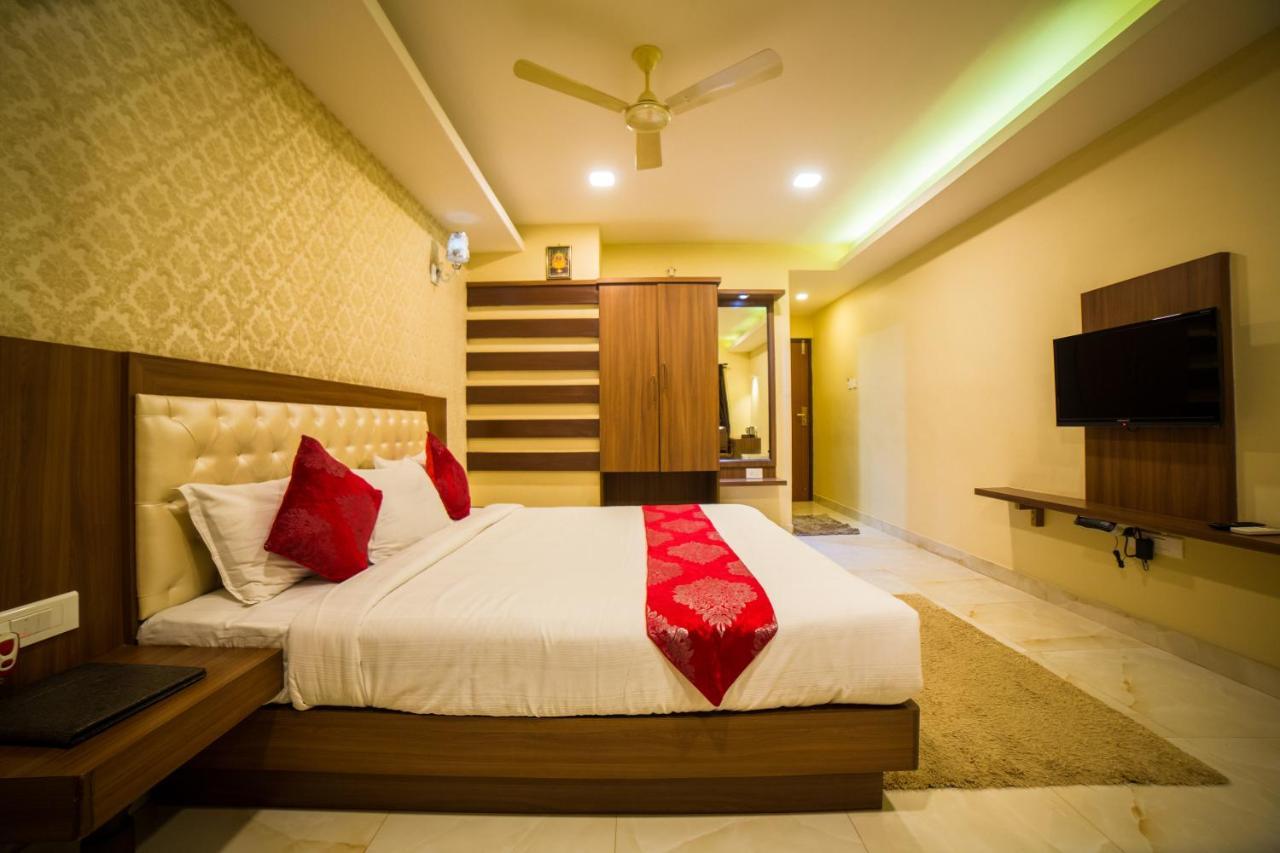 Hotel Mahalakshmi Residency Колуру Екстериор снимка