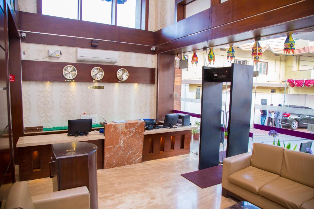 Hotel Mahalakshmi Residency Колуру Екстериор снимка